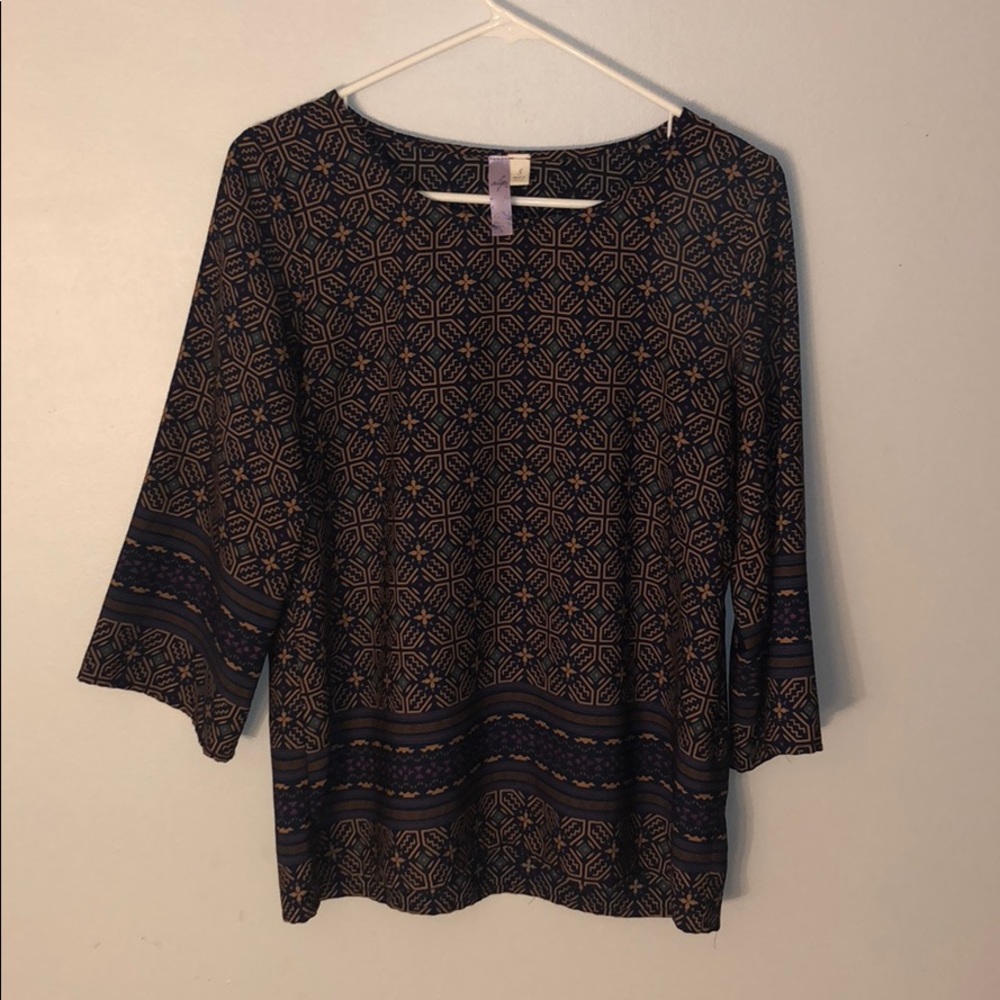 3/4 sleeve shirt